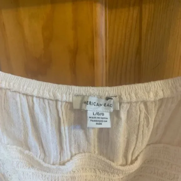 Lace Trim Flowy Tanktop - Picture 3 of 3